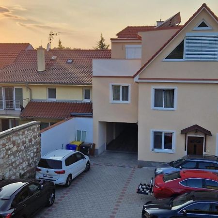 Pod Vinici Hotell Mikulov Exteriör bild