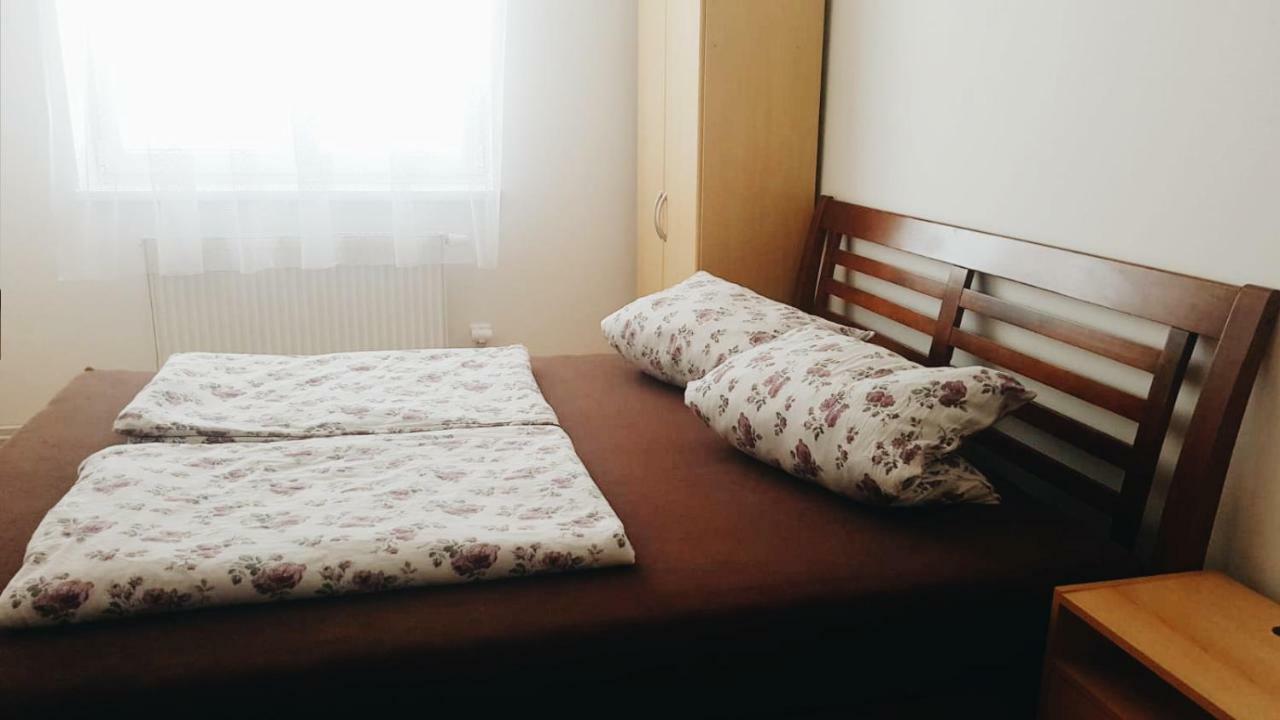 Pod Vinici Hotell Mikulov Exteriör bild