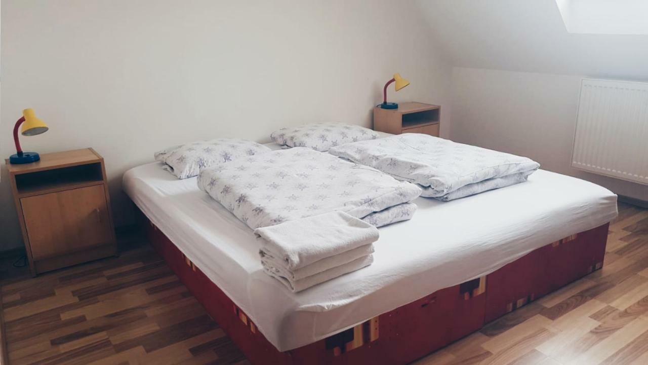 Pod Vinici Hotell Mikulov Exteriör bild