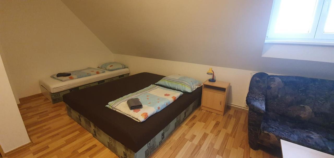 Pod Vinici Hotell Mikulov Exteriör bild