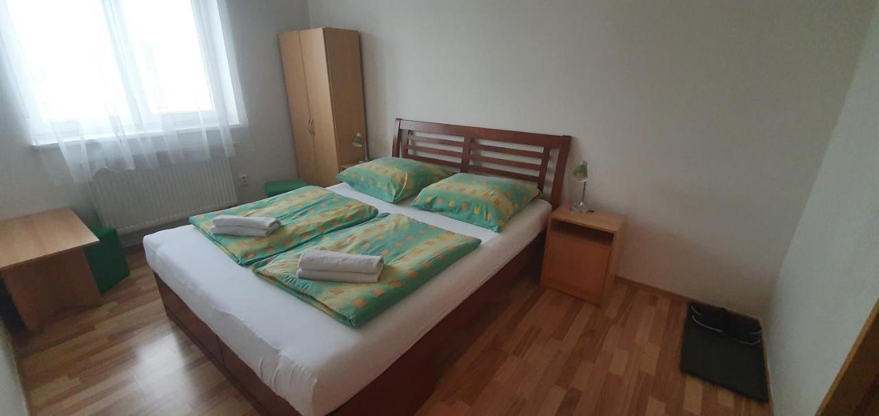 Pod Vinici Hotell Mikulov Exteriör bild